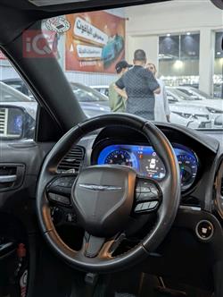 کرایسلەر 300